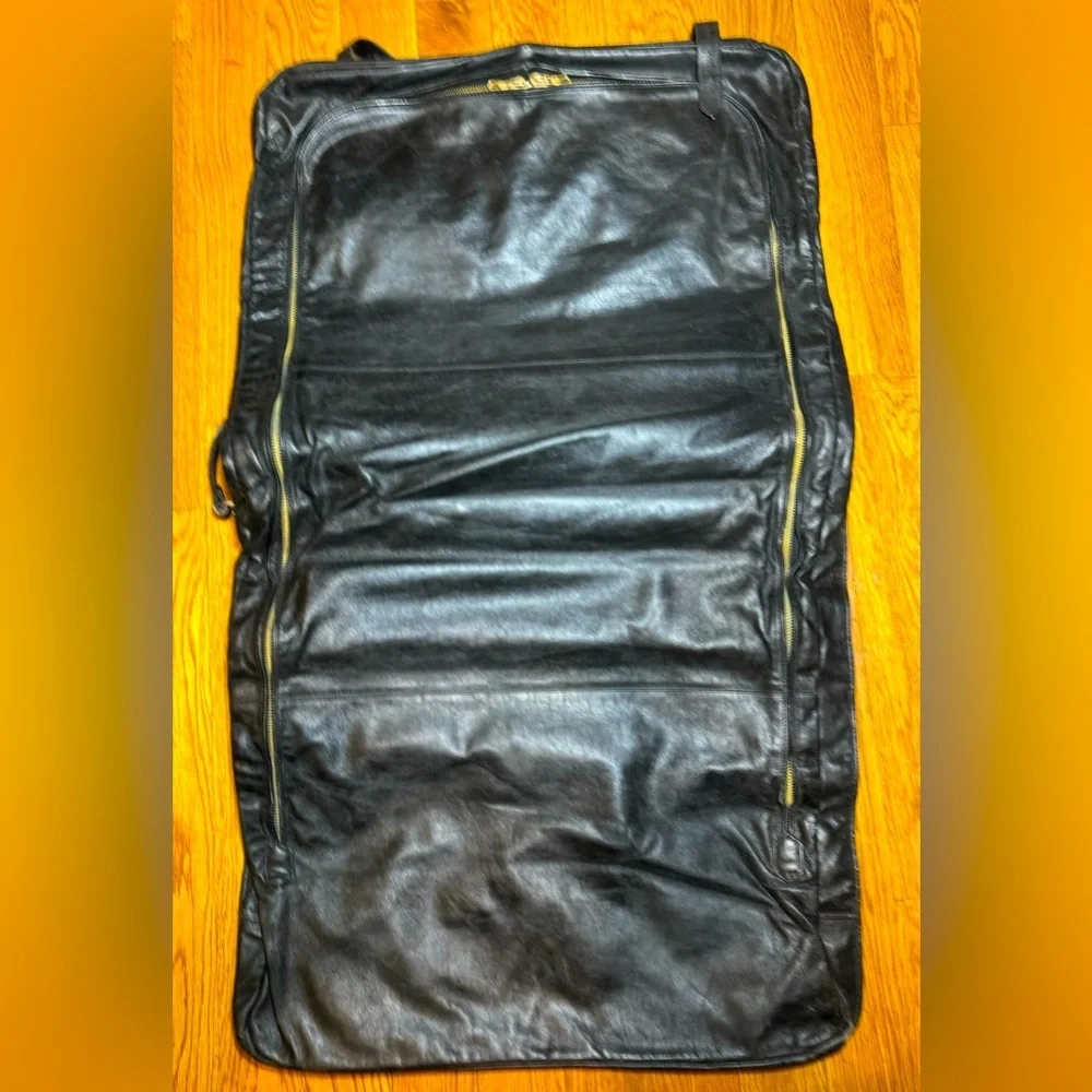 CHANEL Vintage Quilted Leather Garment Bag - Picture 7 of 9